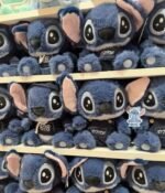 Peluche en Stitch 45cm avec une salopette ! – Image 4