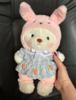 Puffy, le lapin le plus mignon avec un chapeau et une robe rose ! – Image 2