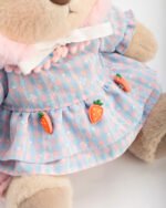 Puffy, le lapin le plus mignon avec un chapeau et une robe rose ! – Image 9